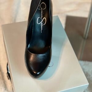 Jessica Simpson Black Heels Elegant Design
